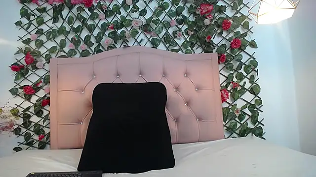 Snapshot of LucyCute_1 chatting on 03/26/26, 02:22 LucyCute 1 online show from 03/26/26, 02:22