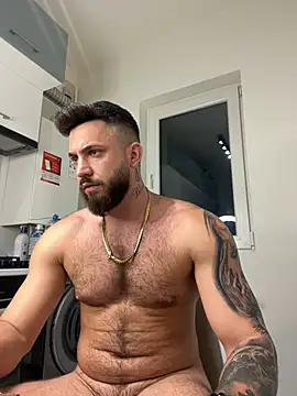 Snapshot of LoveIsBlind_ chatting on 12/17/24, 12:34 LoveIsBlind  online show from 12/17/24, 12:34