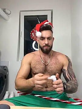 Snapshot of LoveIsBlind_ chatting on 12/24/24, 07:22 LoveIsBlind  online show from 12/24/24, 07:22