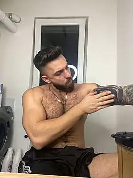 Snapshot of LoveIsBlind_ chatting on 12/26/24, 09:37 LoveIsBlind  online show from 12/26/24, 09:37