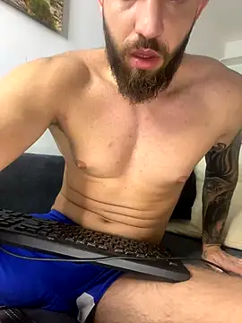 Snapshot of LoveIsBlind_ chatting on 09/28/25, 03:23 LoveIsBlind  online show from 09/28/25, 03:23