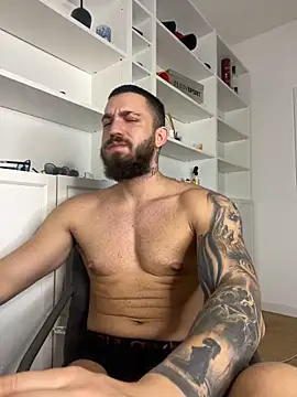 Snapshot of LoveIsBlind_ chatting on 10/03/25, 04:09 LoveIsBlind  online show from 10/03/25, 04:09