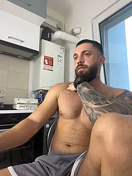 Snapshot of LoveIsBlind_ chatting on 10/08/25, 02:47 LoveIsBlind  online show from 10/08/25, 02:47