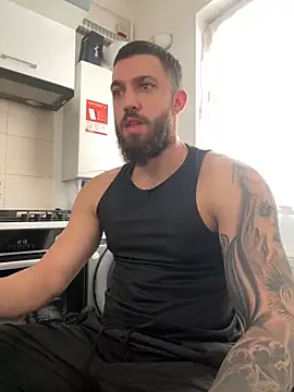 Snapshot of LoveIsBlind_ chatting on 10/28/25, 09:13 LoveIsBlind  online show from 10/28/25, 09:13