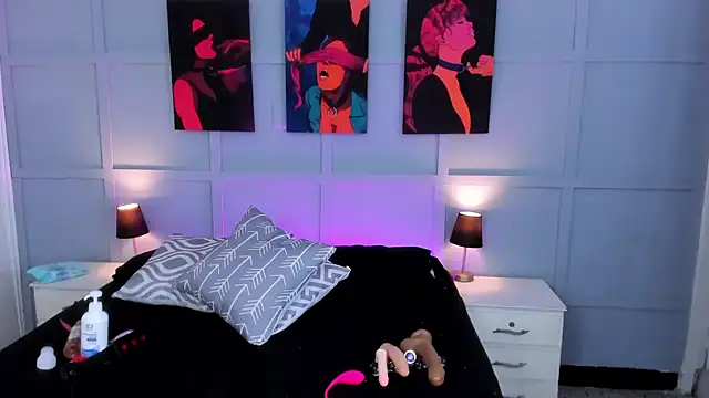 Snapshot of Elizabeth_Santos chatting on 02/07/25, 11:03 Elizabeth Santos online show from 02/07/25, 11:03