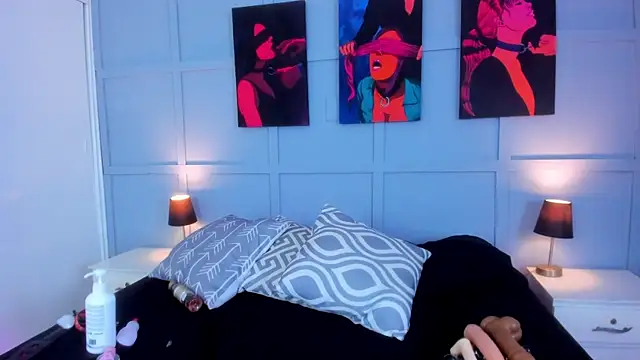 Snapshot of Elizabeth_Santos chatting on 02/22/25, 03:01 Elizabeth Santos online show from 02/22/25, 03:01