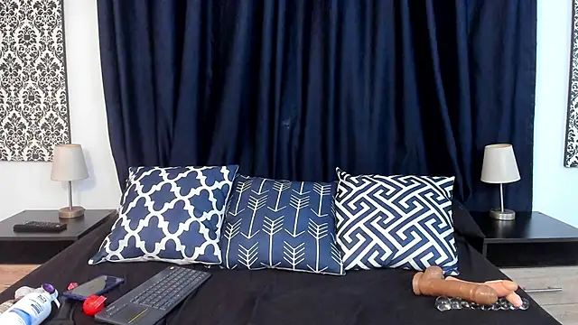 Snapshot of Elizabeth_Santos chatting on 02/24/25, 10:03 Elizabeth Santos online show from 02/24/25, 10:03