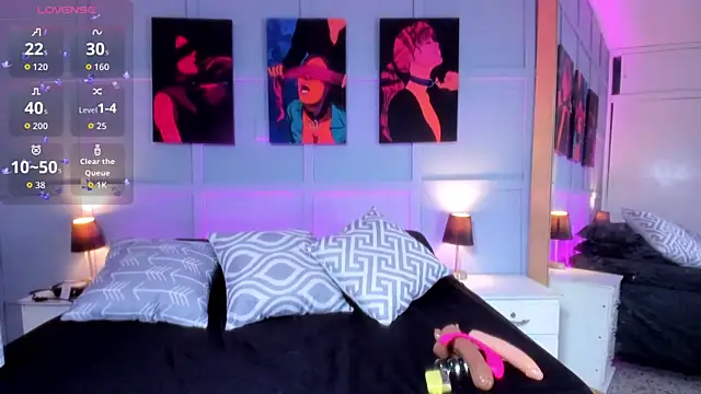 Snapshot of Elizabeth_Santos chatting on 09/11/25, 08:42 Elizabeth Santos online show from 09/11/25, 08:42