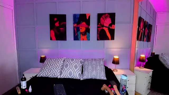 Snapshot of Elizabeth_Santos chatting on 10/27/25, 10:14 Elizabeth Santos online show from 10/27/25, 10:14