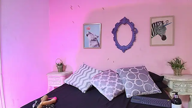 Snapshot of Elizabeth_Santos chatting on 11/04/25, 07:13 Elizabeth Santos online show from 11/04/25, 07:13