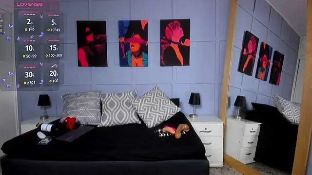 Snapshot of Elizabeth_Santos chatting on 11/18/25, 05:01 Elizabeth Santos online show from 11/18/25, 05:01