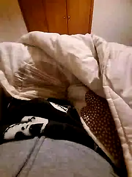 Snapshot of TSandraBellucci chatting on 12/15/24, 02:08 TSandraBellucci online show from 12/15/24, 02:08