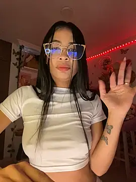 Snapshot of lina_pink chatting on 02/12/25, 08:07 lina pink online show from 02/12/25, 08:07