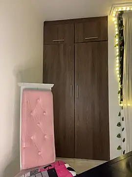 lina pink online show from 02/17/26, 02:52