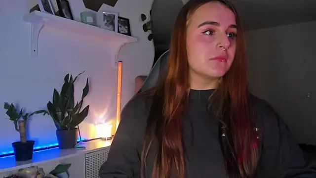 evy orange1 online show from 02/19/26, 03:35