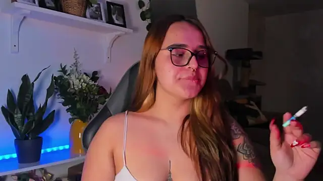 evy orange1 online show from 02/25/26, 03:16