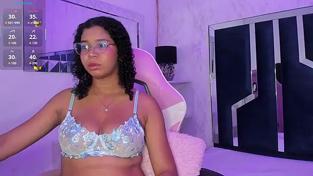 Snapshot of MilaHall_ chatting on 11/13/25, 04:22 MilaHall online show from 11/13/25, 04:22