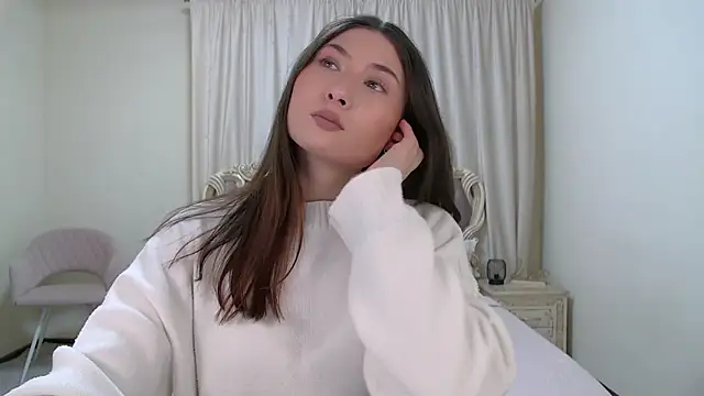 Snapshot of MonicaThompson chatting on 11/23/25, 07:24 MonicaThompson online show from 11/23/25, 07:24