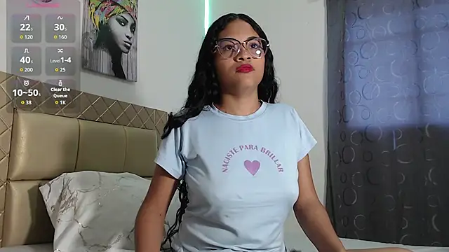 Snapshot of DAFNNEE_ROSS chatting on 10/28/25, 03:25 DAFNNEE ROSS online show from 10/28/25, 03:25