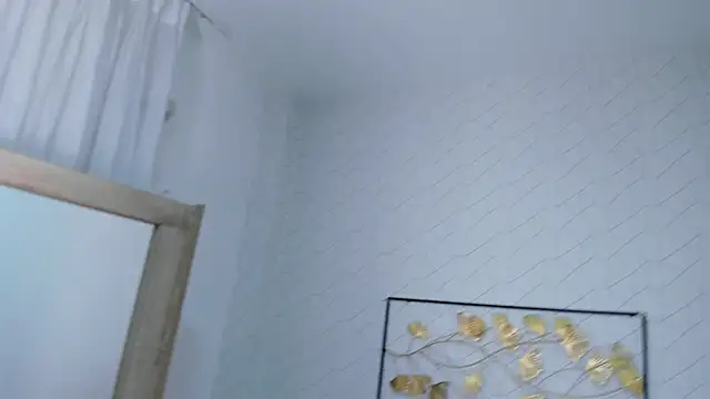 Snapshot of Katalella_murillo chatting on 03/19/25, 09:49 Katalella murillo online show from 03/19/25, 09:49