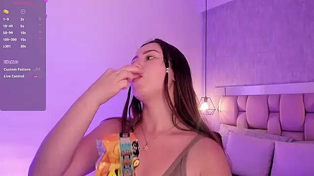 Roxie-Summers11 online show from 01/30/25, 07:37