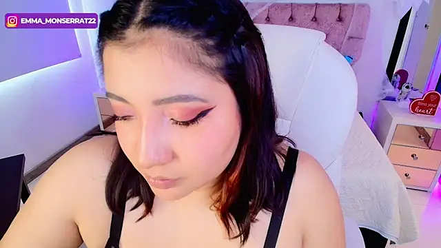 Snapshot of Emma_monserrat chatting on 10/29/25, 07:37 Emma monserrat online show from 10/29/25, 07:37