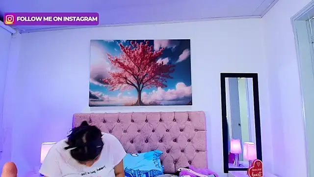 Snapshot of Emma_monserrat chatting on 11/22/25, 08:35 Emma monserrat online show from 11/22/25, 08:35