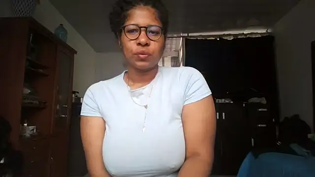 Ivon-09 online show from 10/19/25, 11:11