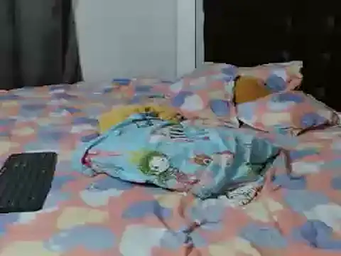 Snapshot of charlotte_slut chatting on 12/27/24, 02:04 charlotte slut online show from 12/27/24, 02:04