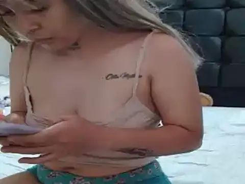 Snapshot of charlotte_slut chatting on 02/01/25, 03:28 charlotte slut online show from 02/01/25, 03:28