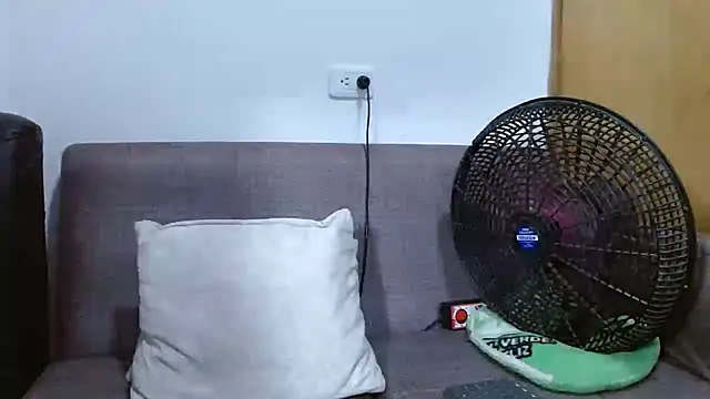 Snapshot of charlotte_slut chatting on 09/28/25, 08:25 charlotte slut online show from 09/28/25, 08:25