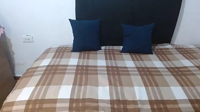 Snapshot of charlotte_slut chatting on 03/01/26, 08:33 charlotte slut online show from 03/01/26, 08:33