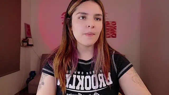 Mariangeel online show from 10/27/25, 11:09