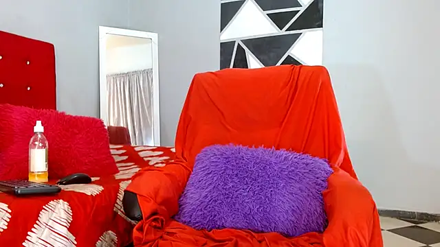 Snapshot of kattysex74 chatting on 02/12/25, 02:32 kattysex74 online show from 02/12/25, 02:32