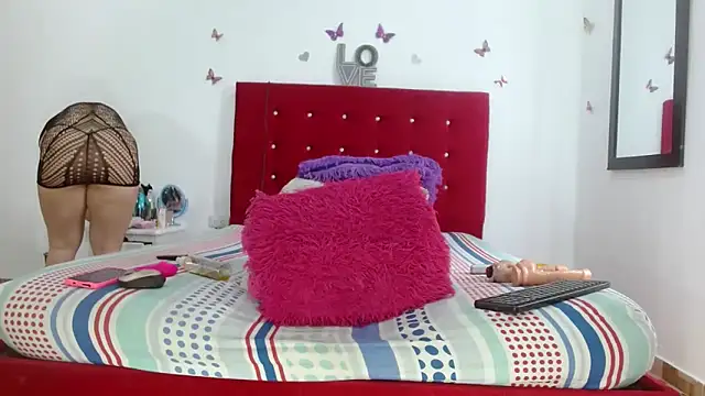 Snapshot of kattysex74 chatting on 09/24/25, 03:04 kattysex74 online show from 09/24/25, 03:04