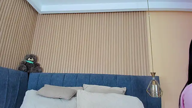 kathecute   online show from 11/09/25, 01:37