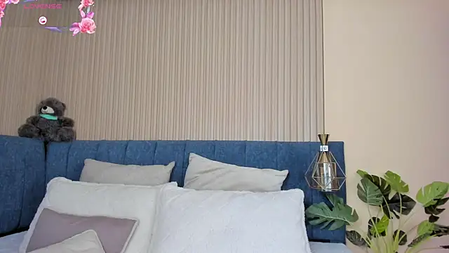 kathecute   online show from 11/23/25, 01:38