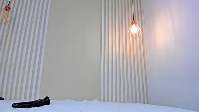 annawelk  online show from 02/01/25, 03:28