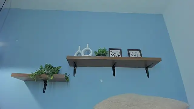 annawelk  online show from 10/08/25, 12:36