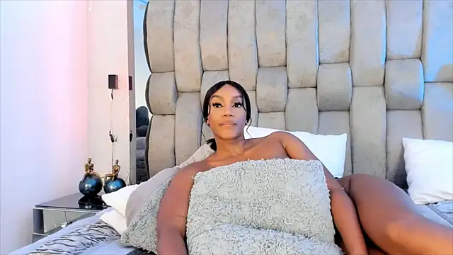 ChaynnaCooper online show from 02/11/25, 06:11