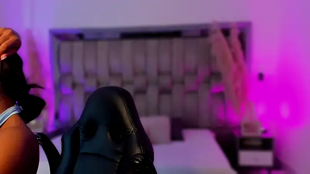 ChaynnaCooper online show from 12/21/25, 04:08