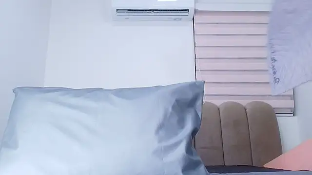 nicol f online show from 12/20/25, 03:02