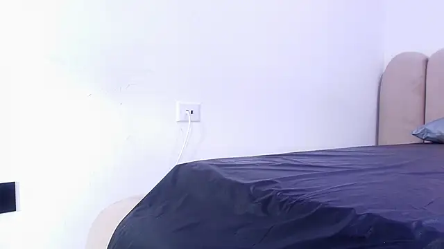 nicol f online show from 02/05/26, 03:11