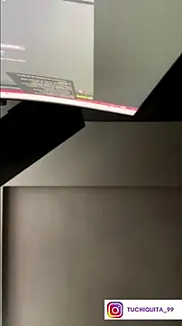 Snapshot of Ursa_sexy chatting on 03/03/25, 02:04 Ursa sexy online show from 03/03/25, 02:04