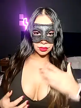 Snapshot of Ursa_sexy chatting on 03/04/25, 06:15 Ursa sexy online show from 03/04/25, 06:15