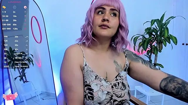 Snapshot of GretaX-X chatting on 12/15/24, 11:34 GretaX-X online show from 12/15/24, 11:34