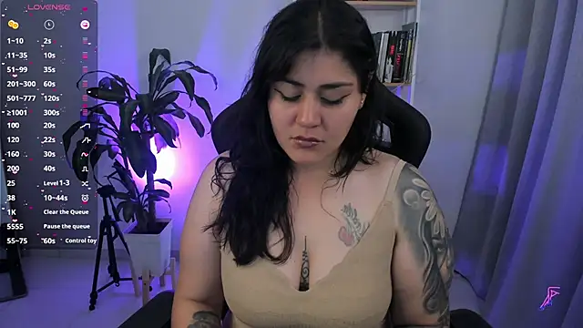 Snapshot of GretaX-X chatting on 11/10/25, 02:43 GretaX-X online show from 11/10/25, 02:43