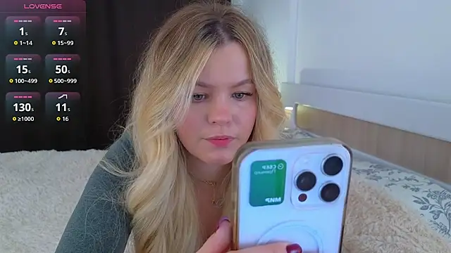 Snapshot of Milana15 chatting on 11/16/25, 08:31 Milana15 online show from 11/16/25, 08:31