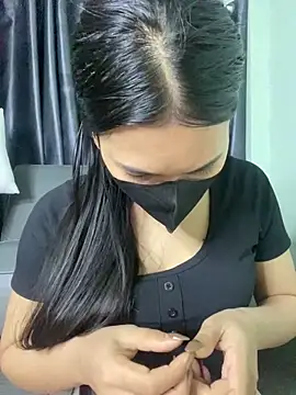 Snapshot of Ly_Coca24 chatting on 04/04/26, 05:10 Ly Coca24 online show from 04/04/26, 05:10