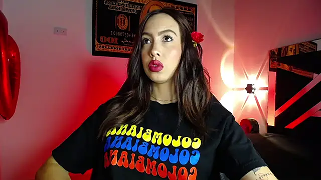 Snapshot of scarlett_buttock chatting on 03/15/25, 01:29 scarlett buttock online show from 03/15/25, 01:29